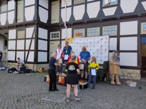 Birgitt wird als Deutsche Meisterin im Sprint-OL ausgezeichnet.